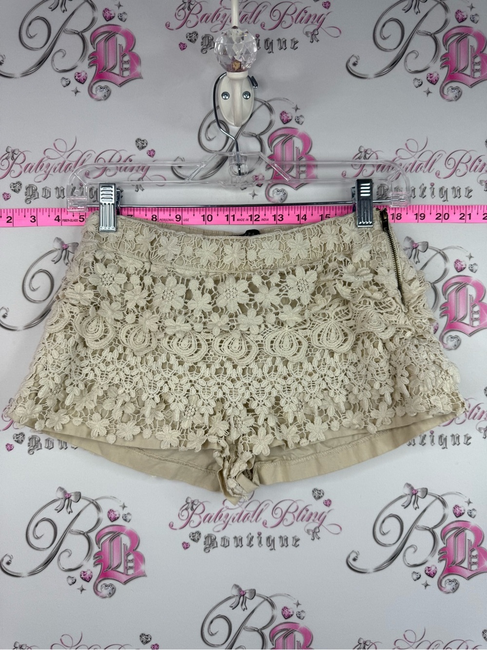 Zara shorts lace style boho Cream Crochet Lace Overlay Shorts